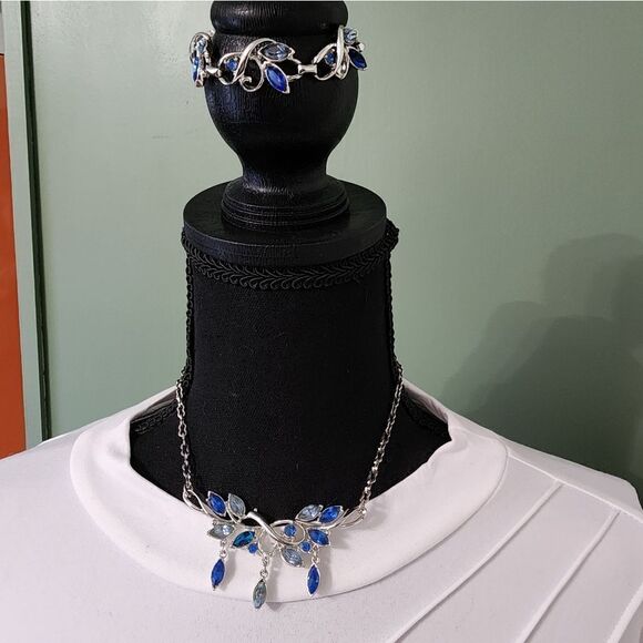 Vtg Style Two Tone Blue Rhinestones Silver w/Bracelet - Picture 2 of 14